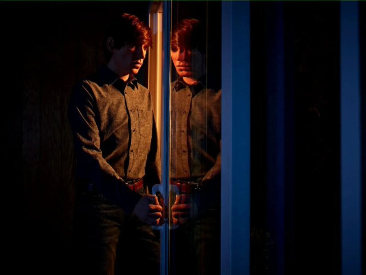 Foto da série O Paciente. Crédito: © 2024 FX Productions, LLC. All Rights Reserved.